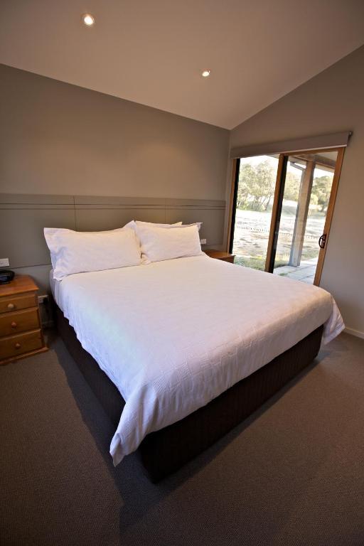 Snowy Wilderness Villa Ingebyra Room photo
